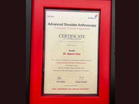 Orthopedic Surgeon in South Delhi with medical certification